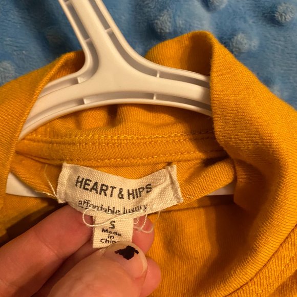 ~2 for $25 or 3 for $30 ~ Mustard ¼ Zip - Picture 2 of 2